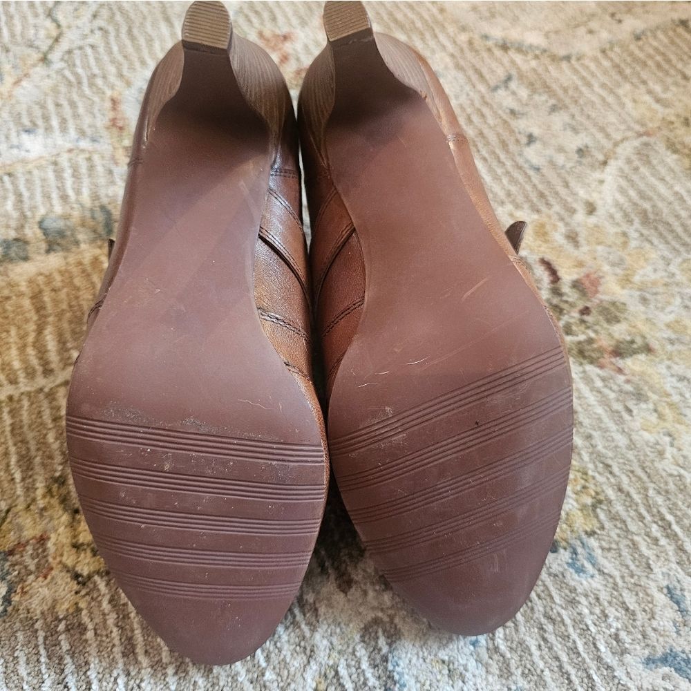 Audrey Brooke heeled Adel booties sz 7, like new - Picture 4 of 11